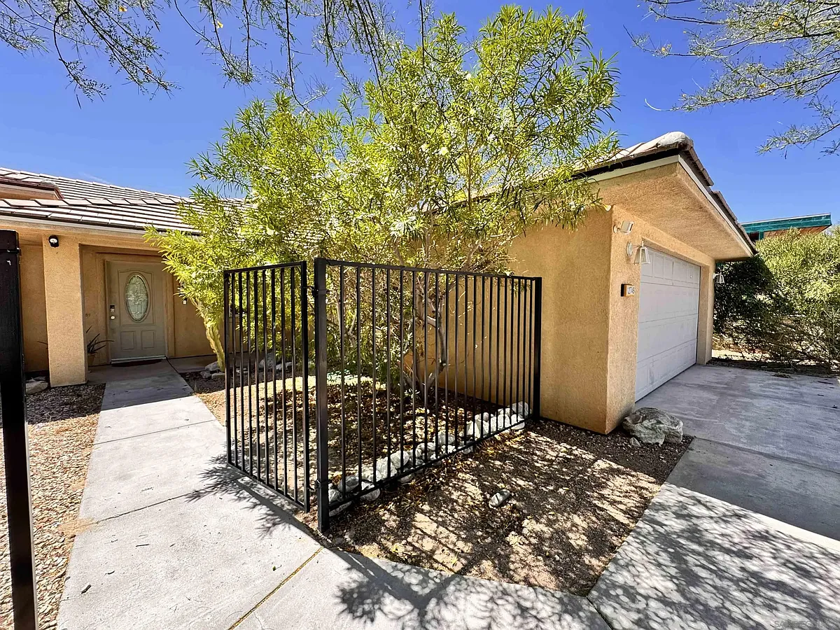 Building Photo - 12749 Deodar Ave
