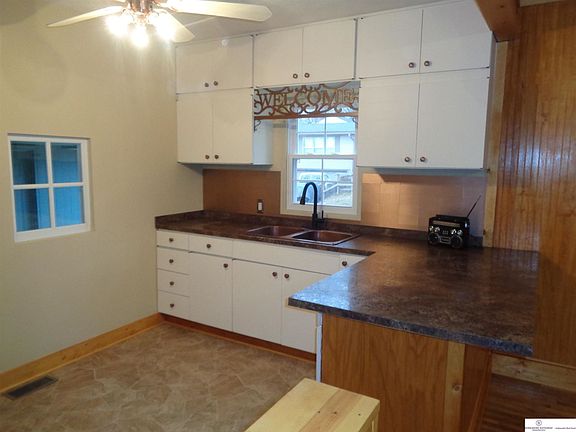 3rd image of 1324 W 3rd Ave