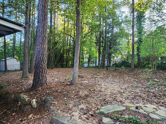 4th image of 1119 Saxony Dr