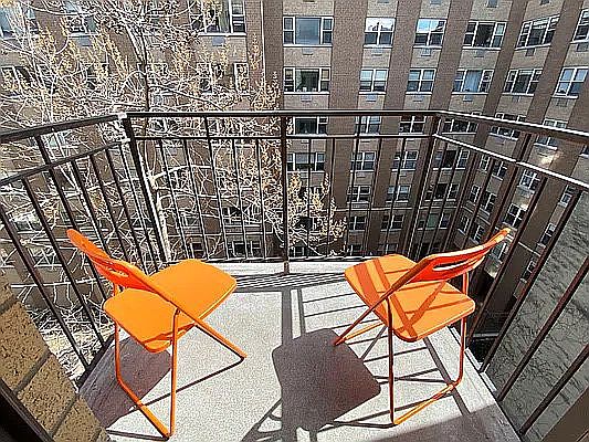 3rd image of 306 Mott St APT 6B