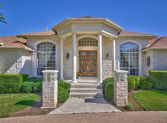 3rd image of 3807 Trevino Dr