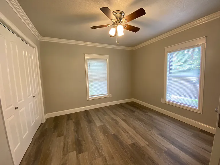 812 Brinker St — Photo 2
