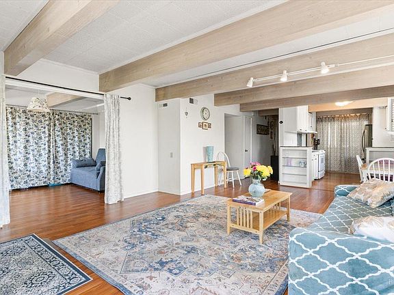 3rd image of 290 Via Casitas APT 201