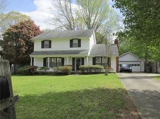 1033 Pinafore Dr, Charlotte, NC 28212