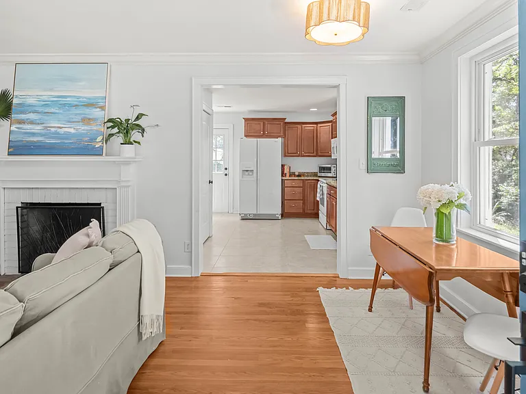 306 Yates Ave — Photo 7