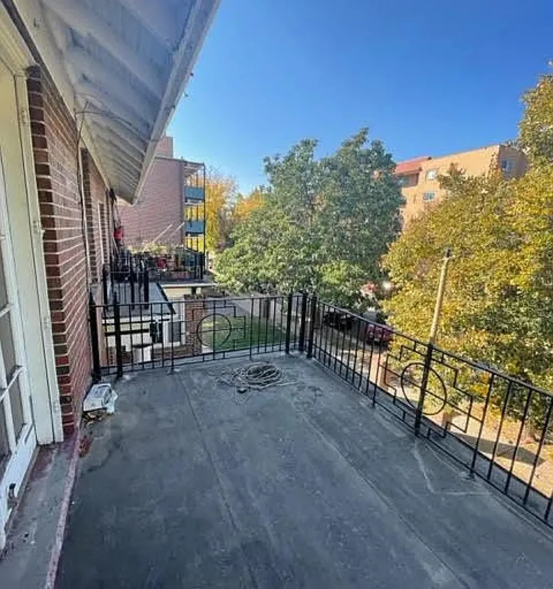 3 bed, 1200 sqft, $2,200 — Photo 3