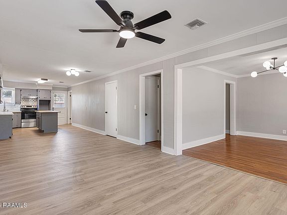 5th image of 3818 Moss St