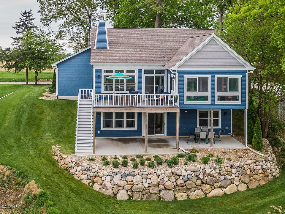 1st image of 69775 Hilltop Dr