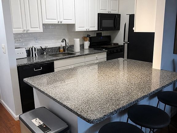 3rd image of 8 Whittier Pl APT 8B