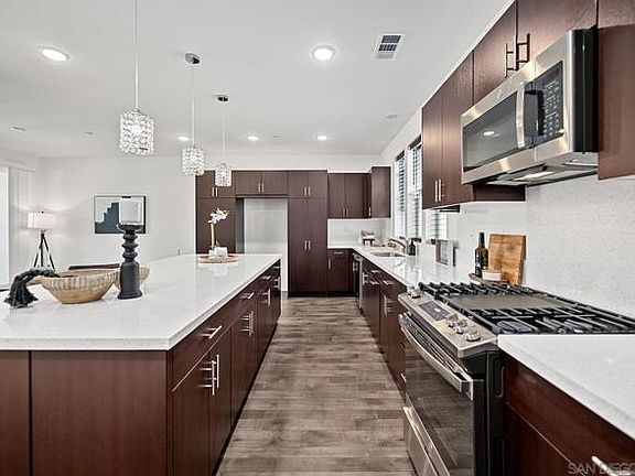 3rd image of 5240 Rockfish Ln #110