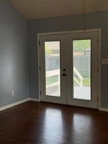 215 Elmwood St — Photo 14