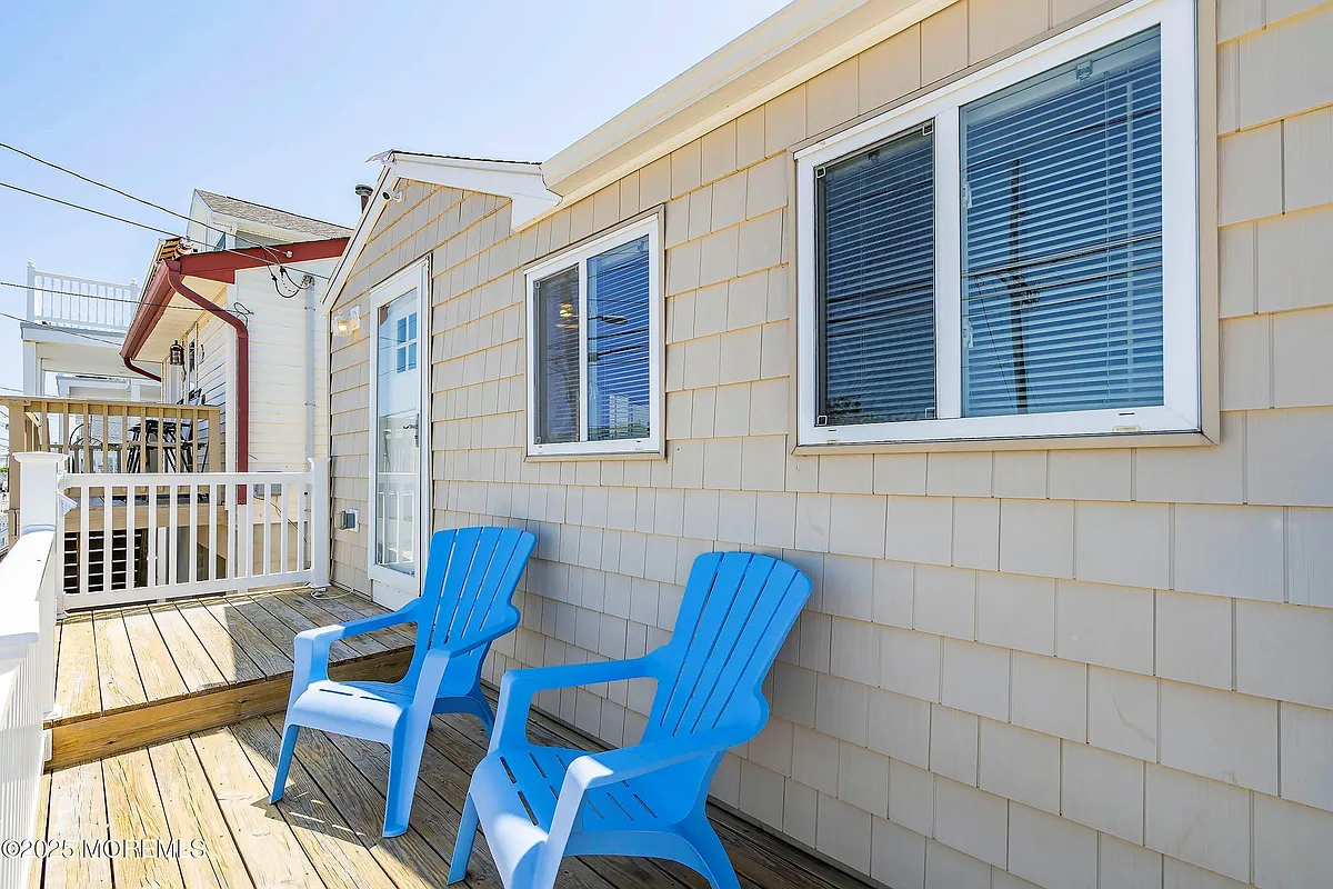Building Photo - 309 Hiering Ave #A
