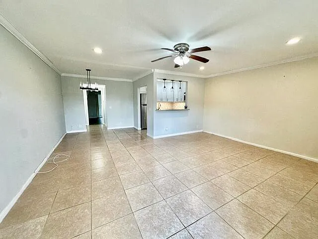1 bed, 1.5 bath, 715 sqft, $1,395 — Photo 3