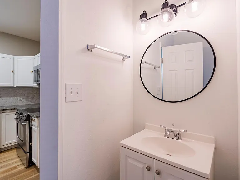 2701 E Columbus Dr — Photo 18