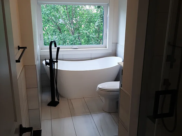 19 Macphail Ave — Photo 10