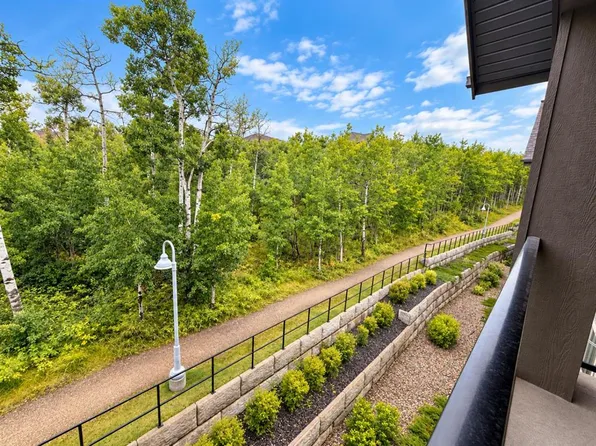 25 E Aspenmont Hts SW #313, Calgary, AB T3H 0E4