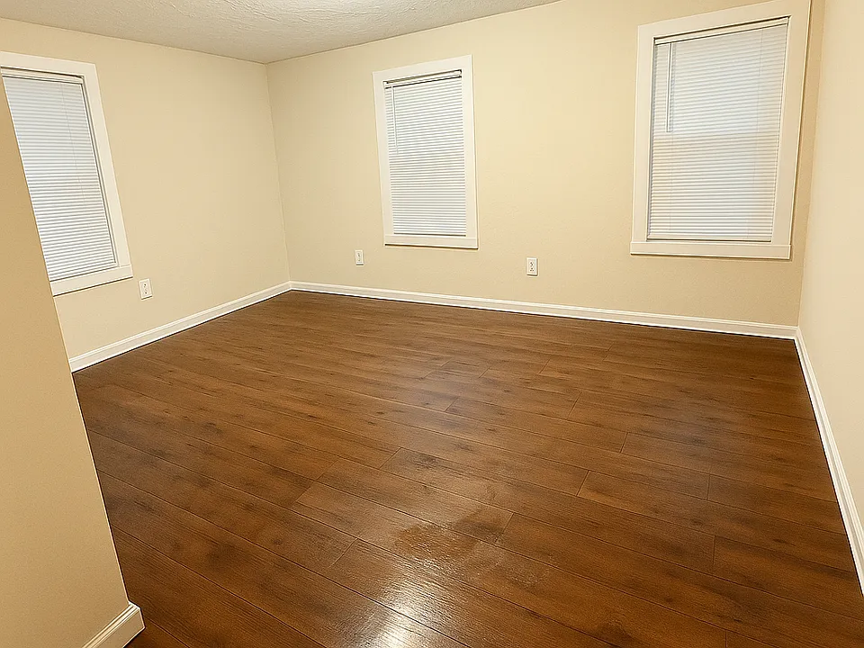 19 Myrtle Ave #2