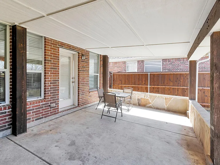 4908 Rushden Rd — Photo 33