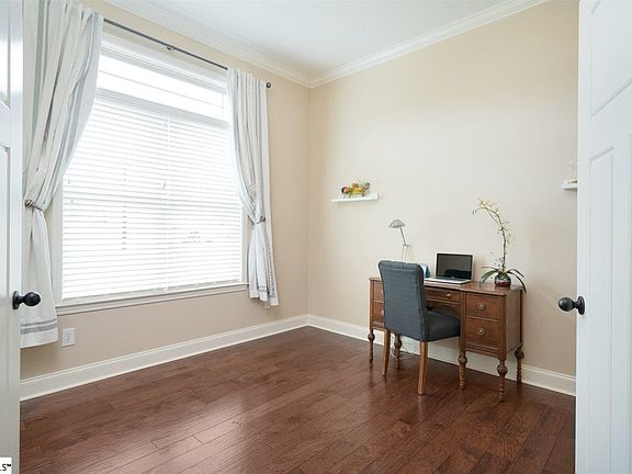 4th image of 225 Brenleigh Ct
