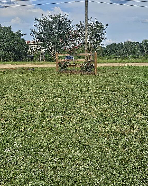 2nd image of 819 N Kelly Rd