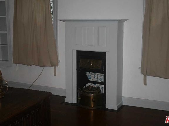 3rd image of 424 N Plymouth Blvd
