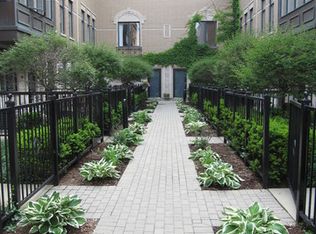 1816 S Indiana Ave, Chicago, IL 60616