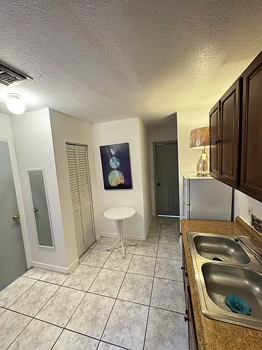 2921 SW 36th Ct Photo 1