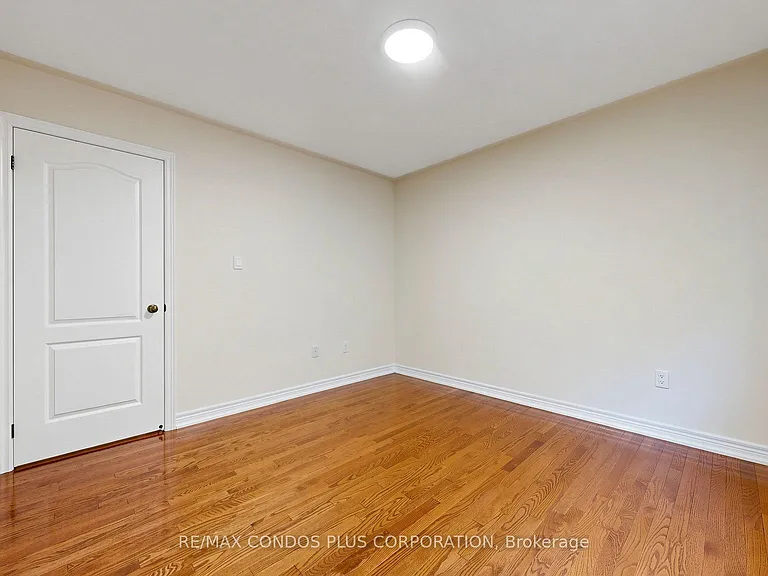 139 Queen Filomena Ave — Photo 40