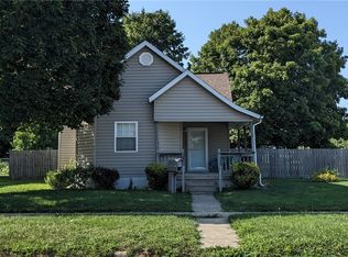 1337 Jefferson Ave, Charleston, IL 61920