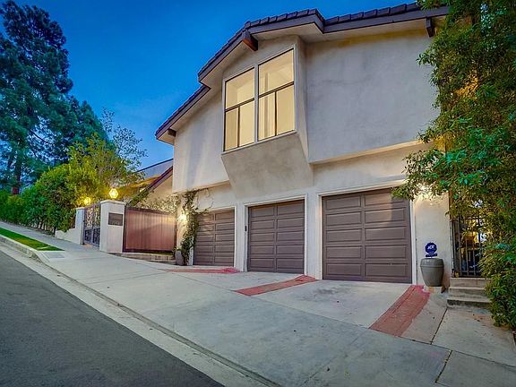 3rd image of 7962 Oceanus Dr