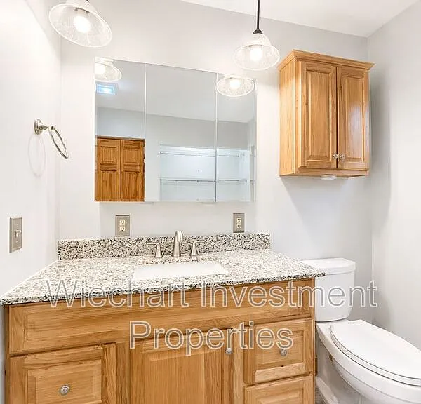 313 E Highland Ave — Photo 10