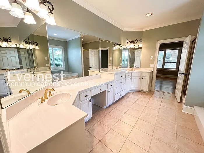 4706 Woodlawn Ct NE — Photo 19