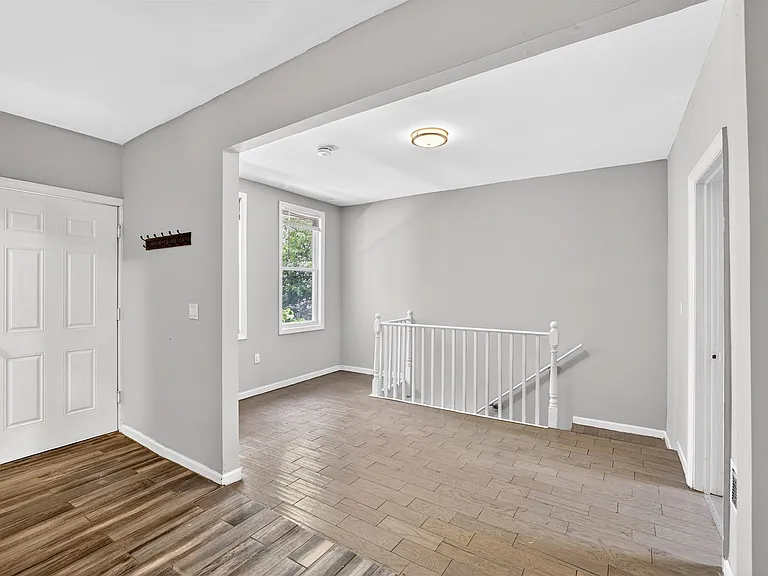 83 Williams Ave #3 — Photo 6