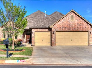 13916 Canterbury Dr, Edmond, OK 73013