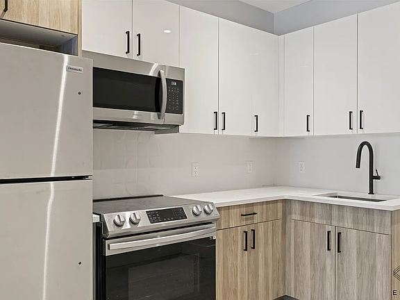 5th image of 1116 Rogers Ave #B7