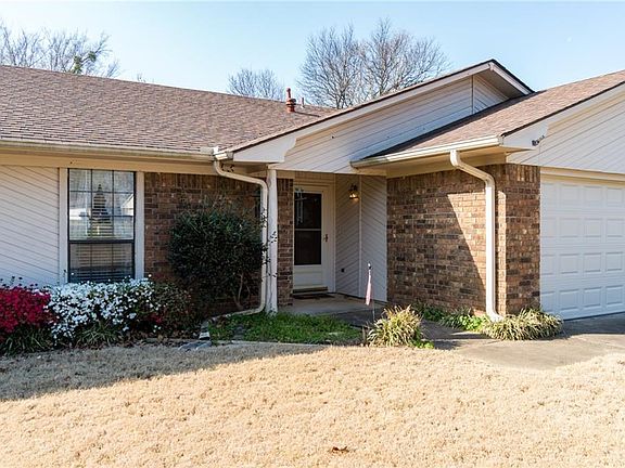 2nd image of 2814 Linda Ln