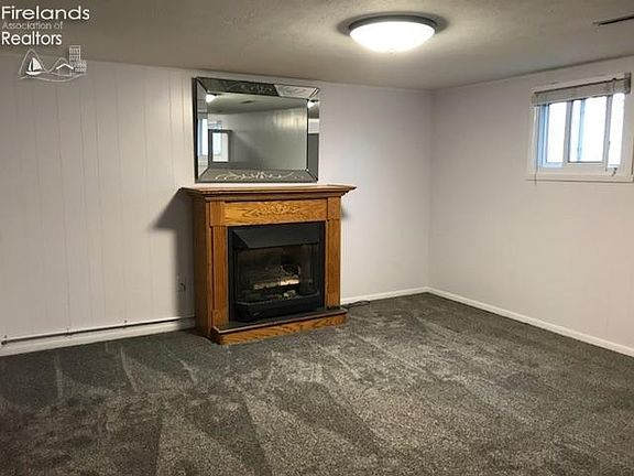 3rd image of 2916 Pease Ln