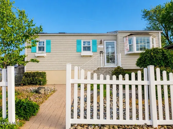839 N Concourse, Keyport, NJ 07735