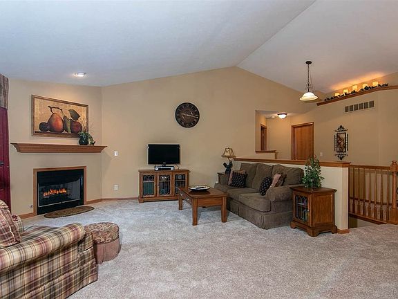 4th image of 6771 White Oak Dr