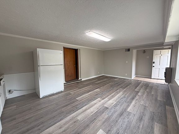 5th image of 110 W Barton Ridge Rd
