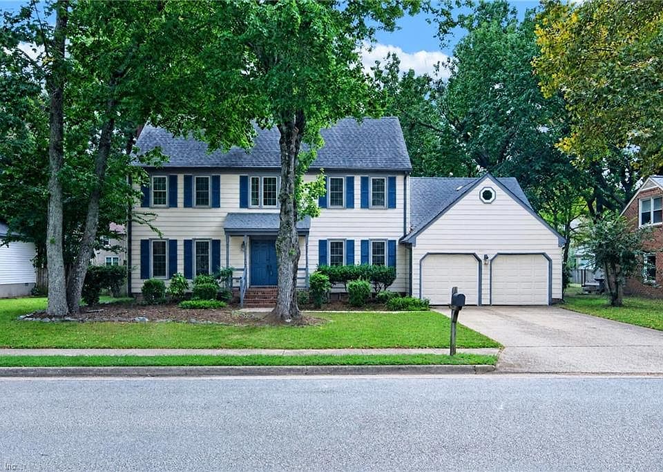 1st image of 216 Admiral Ct