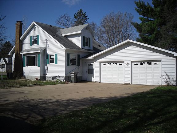 Garage with breezeway 