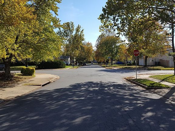 4th image of 4422 Majestic Ln
