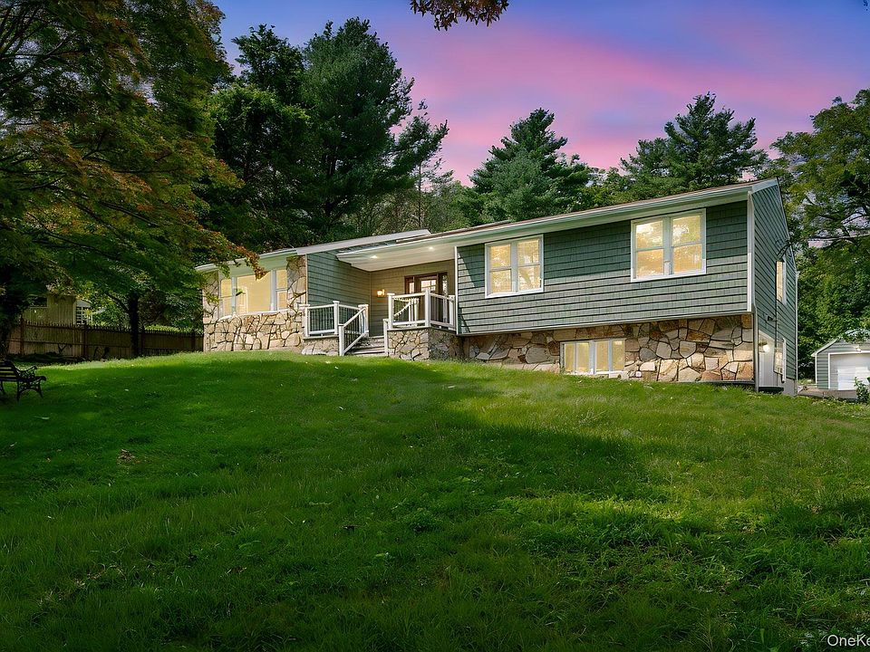 1st image of 40 Lakeside Drive