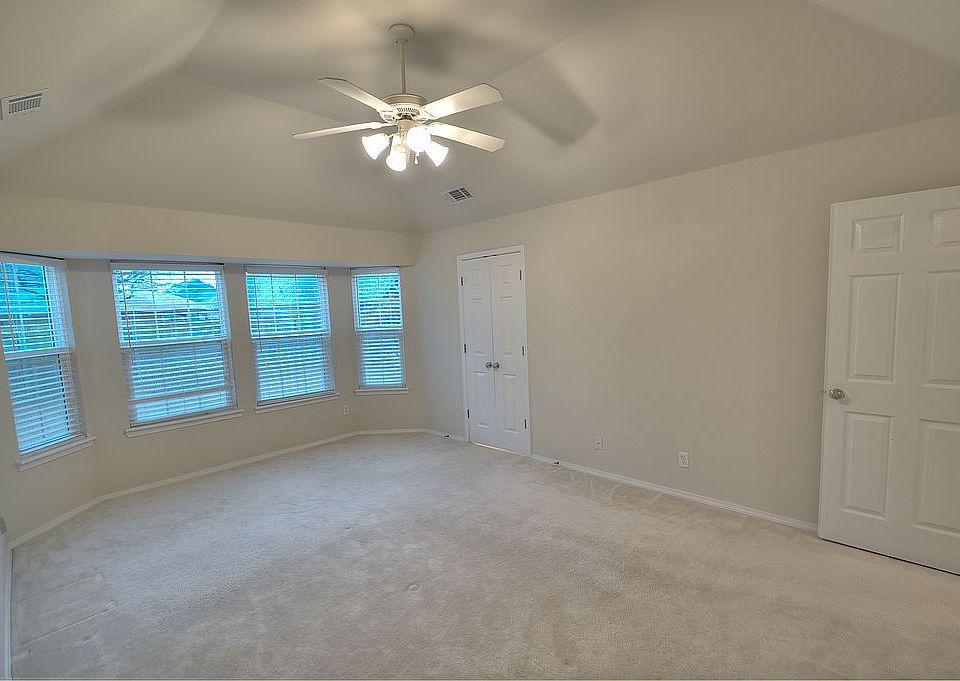 2nd image of 10226 E 111th Pl S