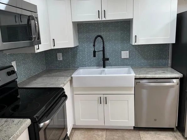 1125 E KALER Drive, Phoenix, AZ 85020