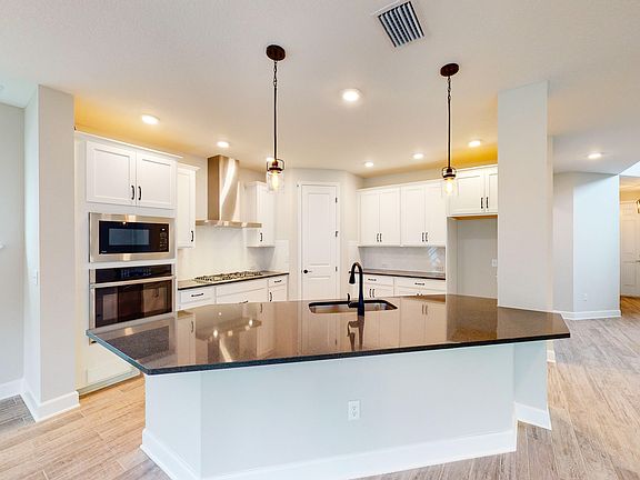 2nd image of 364 Vista Lake Cir