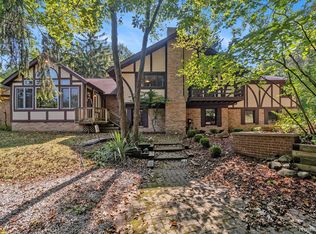 1300 Mead Rd, Rochester Hills, MI 48306