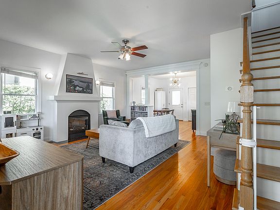 4th image of 1031 E 10th St