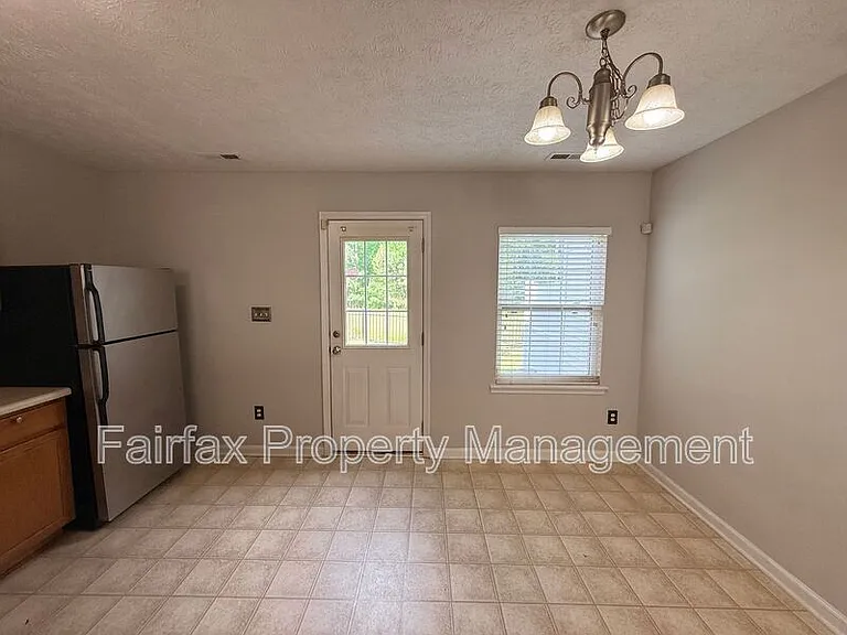 3131 Ivey Wood Ln — Photo 6